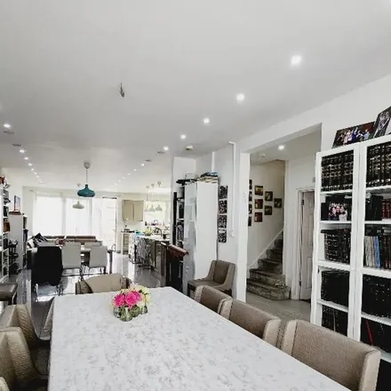 Rent this 5 bed apartment on Shirehall Gardens in London, NW4 2PE