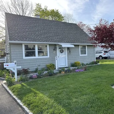 Buy this 3 bed house on 18 Albin Road in Stamford, CT 06902