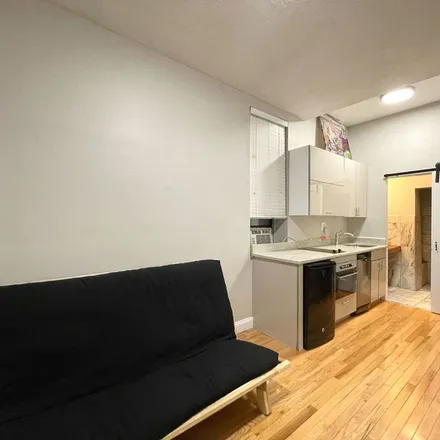 Image 4 - 112 East 7th Street, New York, NY 10009, USA - Apartment for rent