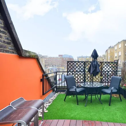Rent this 2 bed apartment on 4 Queen's Gate Place Mews in London, SW7 5NY