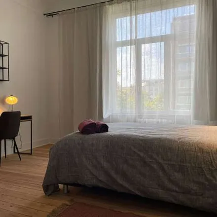 Rent this 14 bed apartment on Rue Victor Hugo - Victor Hugostraat 189 in 1030 Schaerbeek - Schaarbeek, Belgium