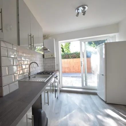 Image 2 - Tower Gardens Road, London, N17 7PH, United Kingdom - Townhouse for rent
