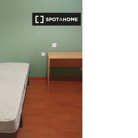 Rent this 1 bed room on Calle de la Gacela in 19, 37007 Salamanca