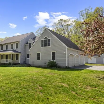 Buy this 4 bed house on 614 Harden Road in Killingworth, Lower Connecticut River Valley Planning Region