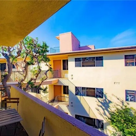 Rent this 1 bed condo on 12299 Sanford Street in Los Angeles, CA 90230