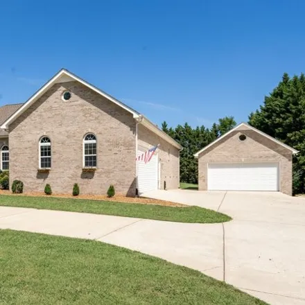 Buy this 4 bed house on 698 Country Club Lane in Winchester, TN 37398