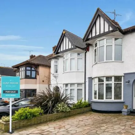 Buy this 3 bed duplex on Kensington Road in Southend-on-Sea, SS1 2TA