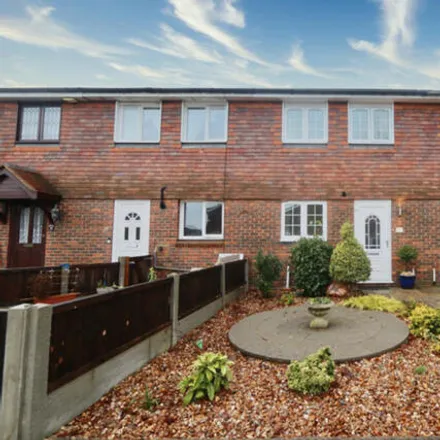 Buy this 3 bed townhouse on Sevenoaks Close in London, RM3 7EF