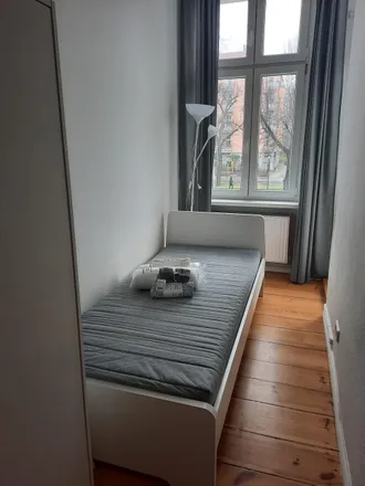 Rent this 3 bed room on Bornholmer Straße 85 in 10439 Berlin, Germany