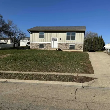 Buy this 3 bed house on 928 Lisa Drive in Maquoketa, IA 52060