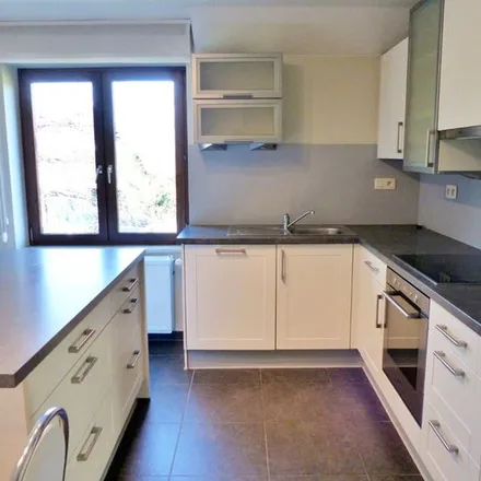 Rent this 2 bed apartment on Schopdriesweg 7-7A in 3520 Zonhoven, Belgium