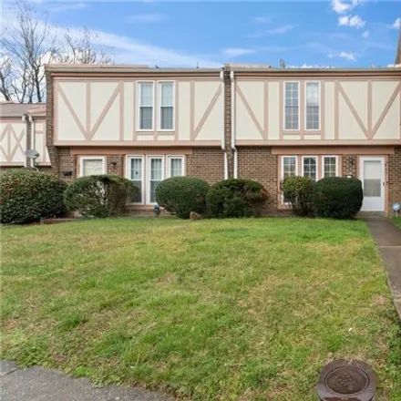 Buy this 3 bed townhouse on 803 Pleasant Street in Manbur, Highland Springs