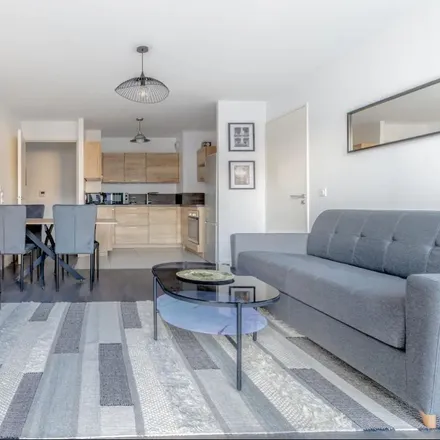 Rent this 2 bed apartment on 20 Rue des Fusillés de la Résistance in 92800 Puteaux, France