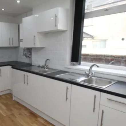 Image 2 - 87 Pen-Y-Wain Road, Cardiff, CF24 4GG, United Kingdom - Townhouse for rent