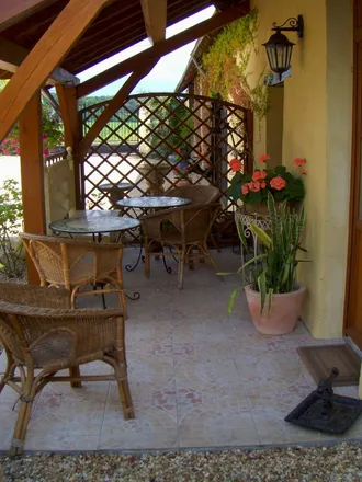 Rent this 2 bed house on Saumur