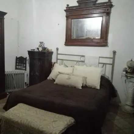 Buy this 5 bed house on Pueyrredón 125 in Alberto Olmedo, Rosario