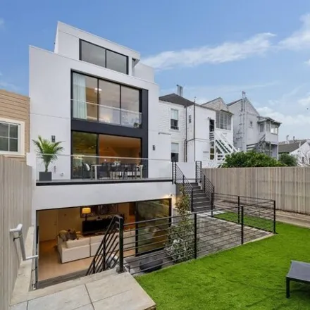 Buy this 4 bed house on 250 Jersey Street in San Francisco, CA 94114