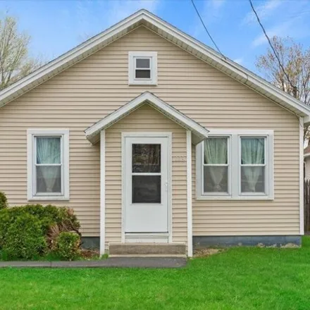 Buy this 3 bed house on 1011 Paul Avenue in Rotterdam, NY 12306