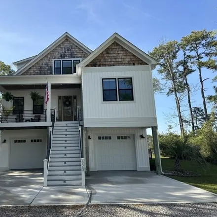 Image 1 - 821 Chadwick Shores Drive, Sneads Ferry, NC 28460, USA - House for sale