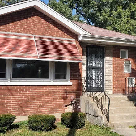 Buy this 3 bed house on 2112 West 119th Street in Chicago, IL 60643
