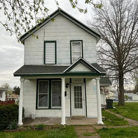 Buy this 2 bed house on 1471 Des Moines Street in Keokuk, IA 52632