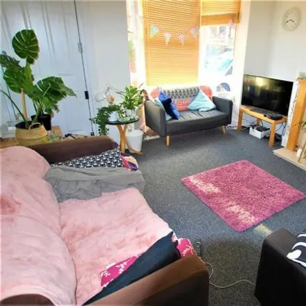 Rent this 3 bed townhouse on Hunter Hill Road in Sheffield, S11 8UE