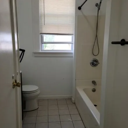Image 2 - 88 Lois Place, Bloomfield, NJ 07003, USA - Apartment for rent