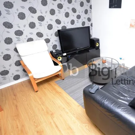 Image 3 - The Poplars, Leeds, LS6 2AT, United Kingdom - Townhouse for rent