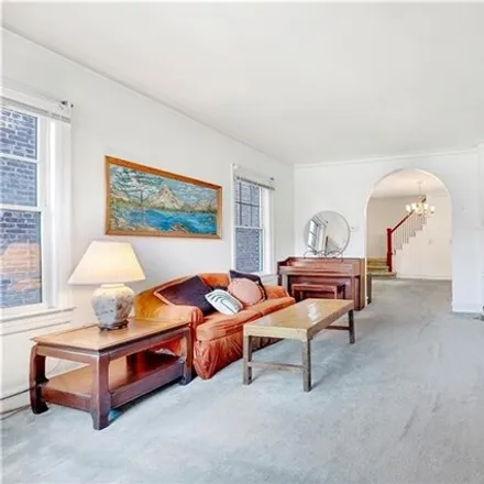 Image 8 - 1757 East 31st Street, New York, NY 11234, USA - House for sale