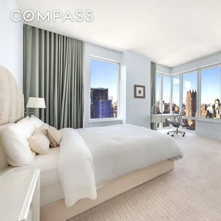 Image 7 - 253 East 74th Street, New York, NY 10021, USA - Condo for sale