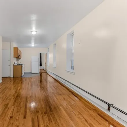 Image 7 - 3608 Neptune Avenue, New York, NY 11224, USA - Townhouse for sale