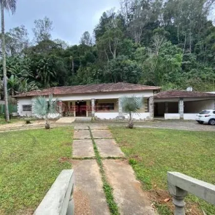 Rent this 4 bed house on Rua Barao do Bom Retiro in Várzea, Teresópolis - RJ
