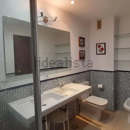 Image 5 - Gran Plaza, Avenida de Eduardo Dato, 41005 Seville, Spain - Apartment for rent