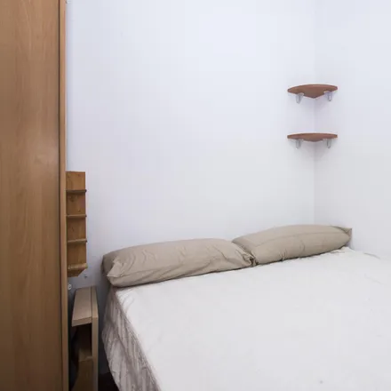 Rent this 3 bed room on Gran Via de les Corts Catalanes in 457, 08001 Barcelona