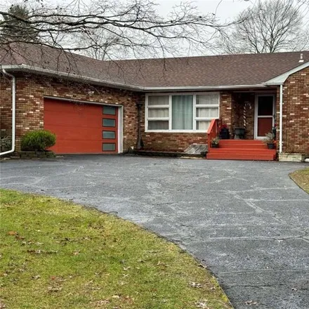 Buy this 6 bed house on 101 Oak Ave in Shirley, New York