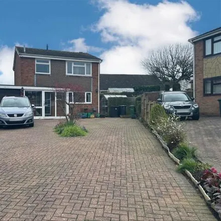 Buy this 3 bed house on Willow Close in Bedworth, CV12 8BE