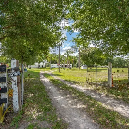 Image 4 - 20598 Welborn Road, Lee County, FL 33917, USA - House for sale