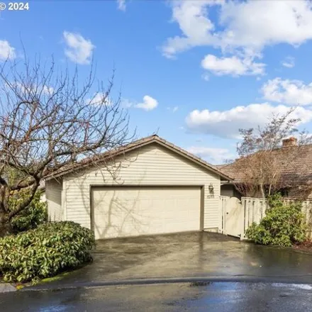 Buy this 2 bed condo on 6264 Belmont Way in West Linn, OR 97068