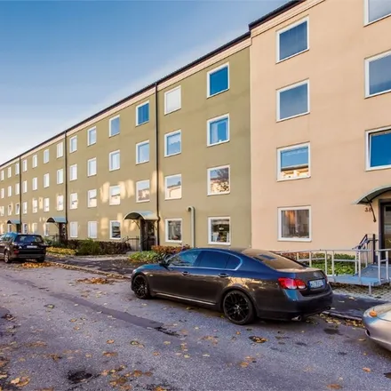 Rent this 3 bed apartment on Månadsvägen 38 in 177 42 Järfälla kommun, Sweden