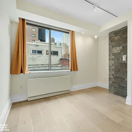 Image 7 - 250 EAST 30TH STREET 6J in Murray Hill Kips Bay - Apartment for sale