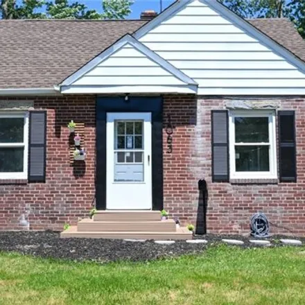 Buy this 3 bed house on 1063 Lindsay Ave in Akron, Ohio