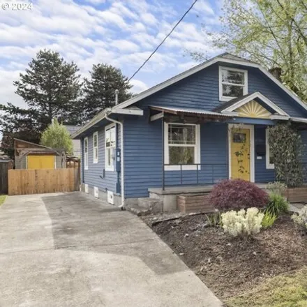 Buy this 2 bed house on 9706 North Clarendon Avenue in Portland, OR 97203