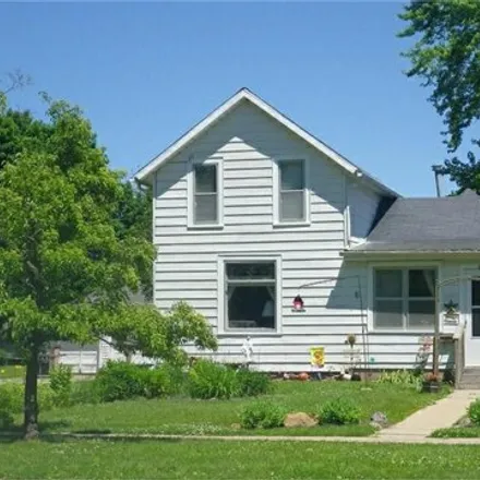 Buy this 3 bed house on 113 Circle Drive in Manchester, IA 52057