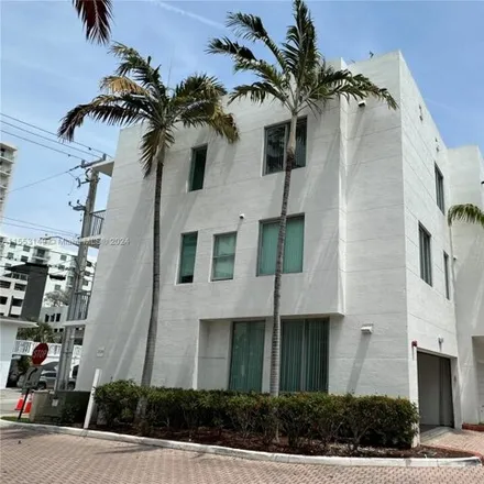 Rent this 3 bed condo on unnamed road in Hollywood, FL 33022