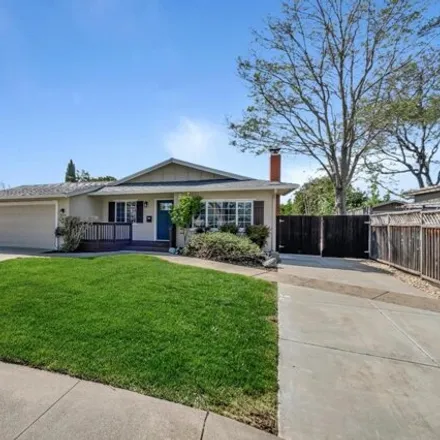 Image 2 - 7659 Crestmont Avenue, Newark, CA 94555, USA - House for sale