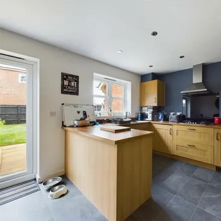 Image 4 - unnamed road, Buckinghamshire, HP18 0WQ, United Kingdom - Townhouse for sale