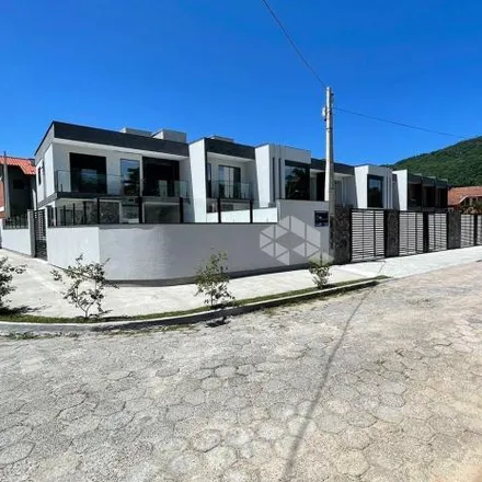 Buy this 2 bed house on Servidão José Manoel Pacífico in Ingleses do Rio Vermelho, Florianópolis - SC