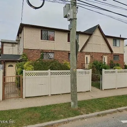Buy this 7 bed duplex on 185 Lamberts Lane in New York, NY 10314