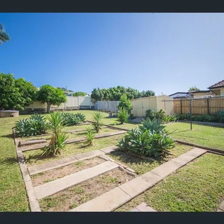 Rent this 3 bed apartment on Talford Street in The Range QLD 4700, Australia