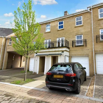 Rent this 3 bed townhouse on 34 Kenneth McKee Plain in Norwich, NR2 2TH